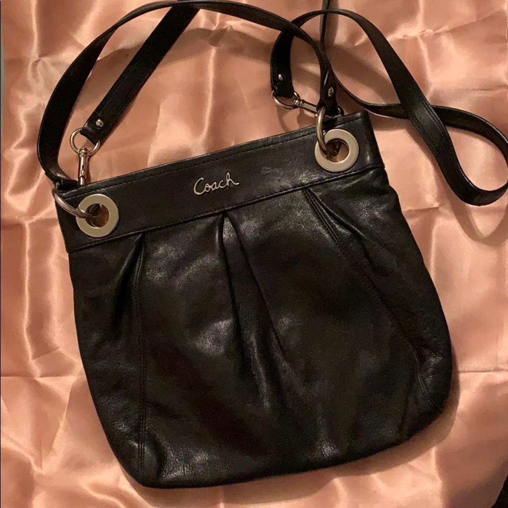 LARGE CLASSIC BLACK COACH BAG